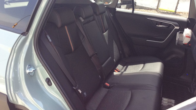 内装後方シート