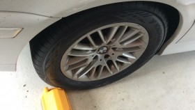 タイヤホイール前