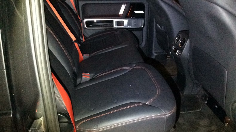 内装後方シート