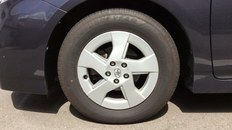 タイヤホイール前