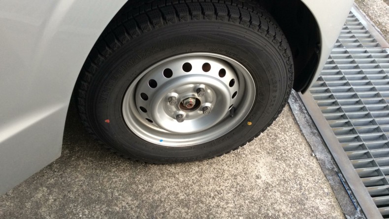 タイヤホイール前