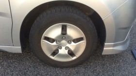 タイヤホイール前