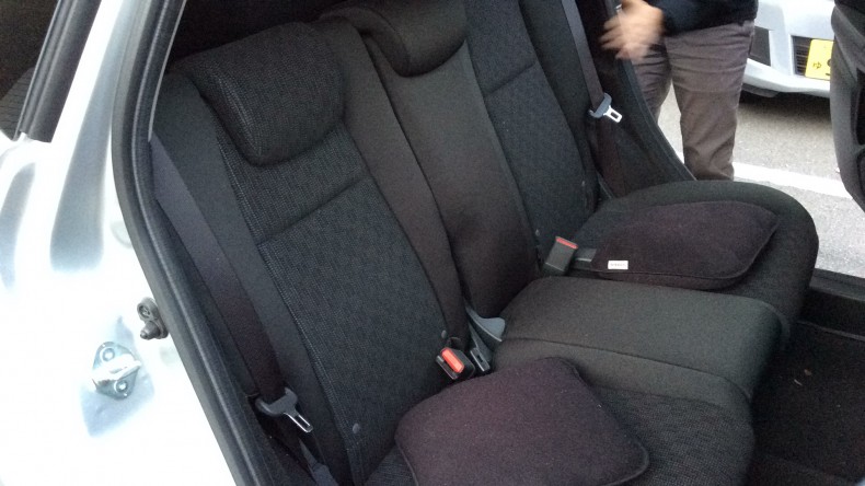 内装後方シート