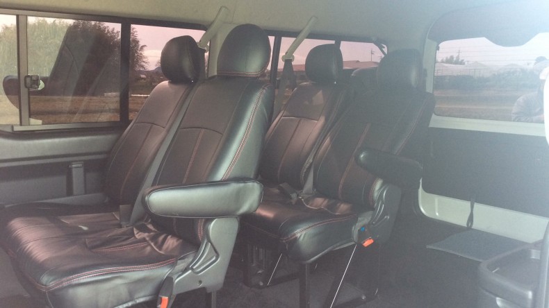 内装後方シート