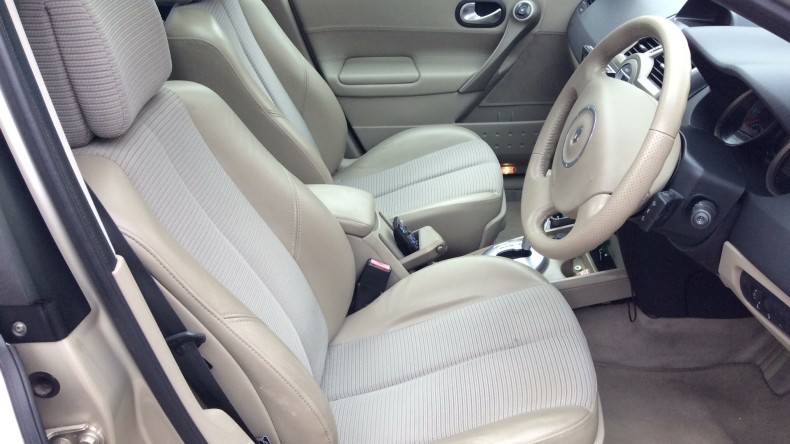 内装前方シート