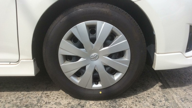 タイヤホイール前