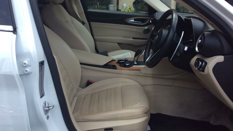 内装前方シート