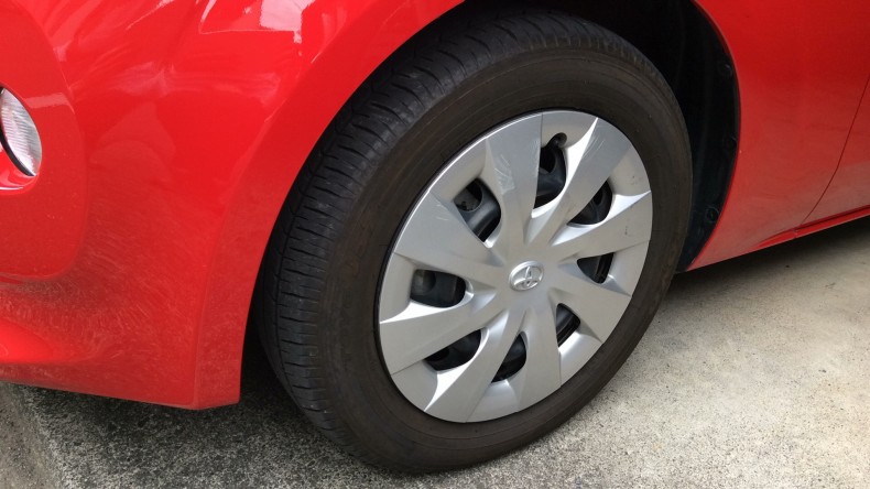 タイヤホイール前