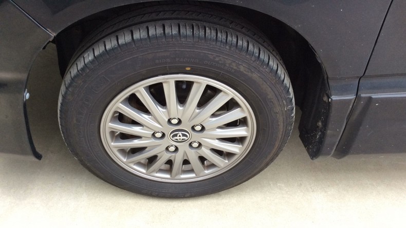 タイヤホイール前