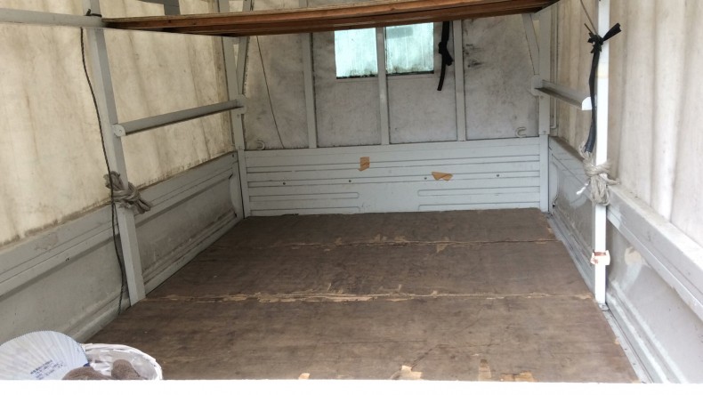 内装後方シート