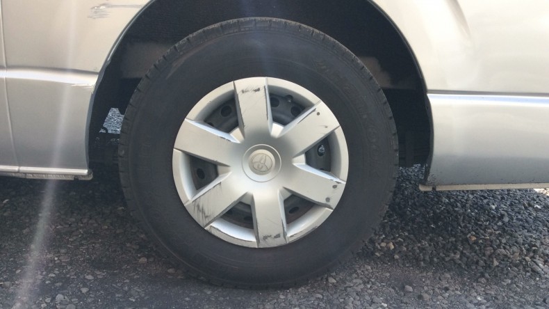 タイヤホイール前