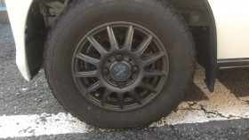 タイヤホイール前