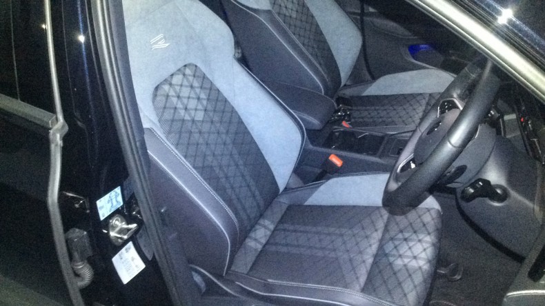 内装前方シート