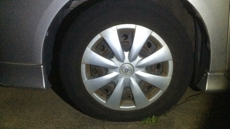 タイヤホイール前