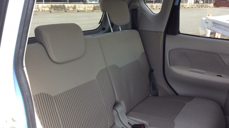 内装後方シート