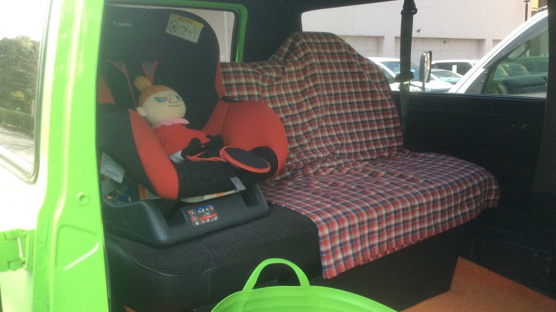 内装後方シート