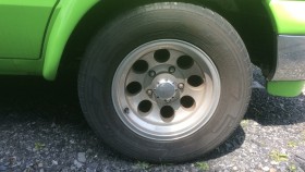 タイヤホイール前