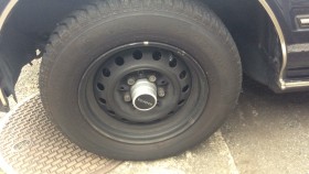 タイヤホイール前