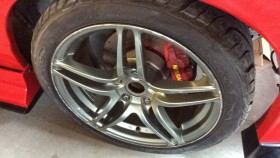 タイヤホイール前