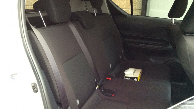 内装後方シート