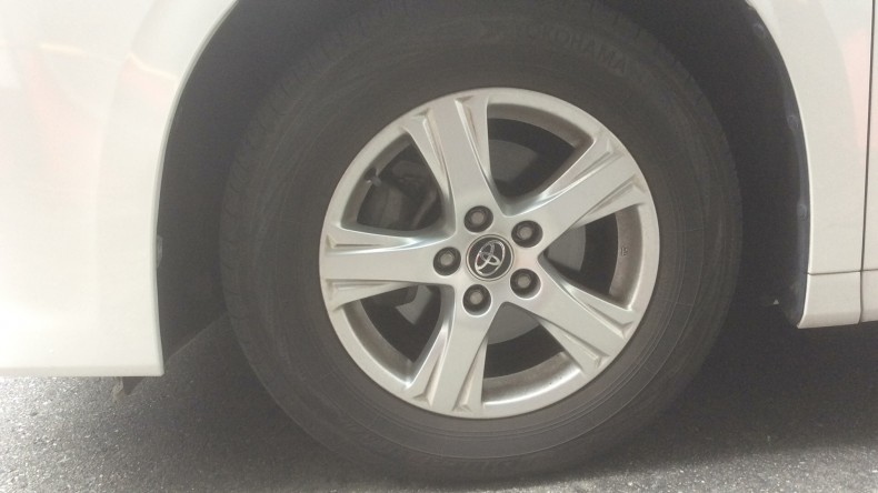 タイヤホイール前