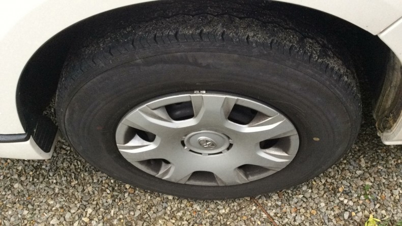 タイヤホイール前