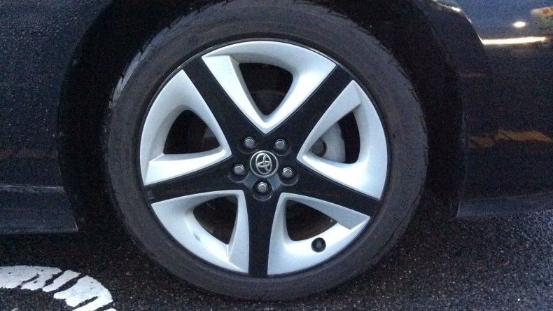 タイヤホイール前