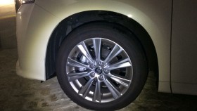 タイヤホイール前