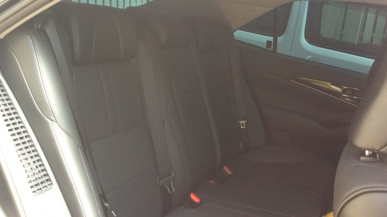 内装後方シート