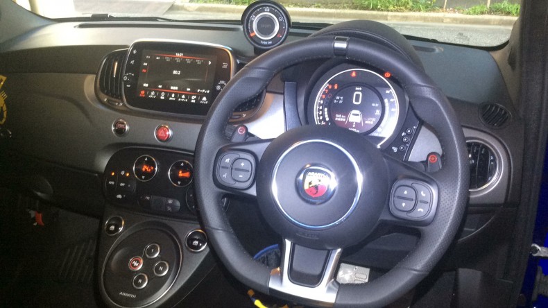 内装インパネ全体