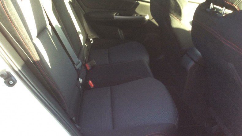 内装後方シート