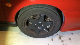 タイヤホイール前