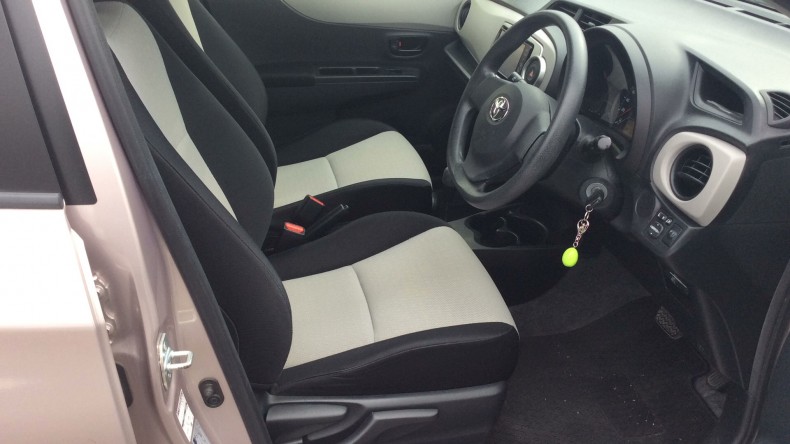 内装前方シート