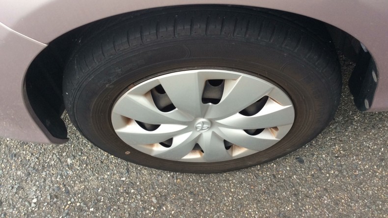 タイヤホイール前