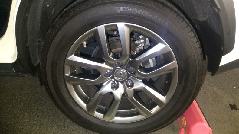 タイヤホイール前