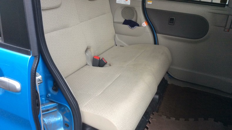 内装後方シート