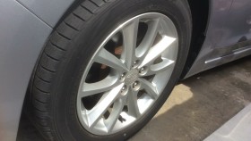 タイヤホイール前