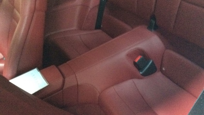 内装後方シート