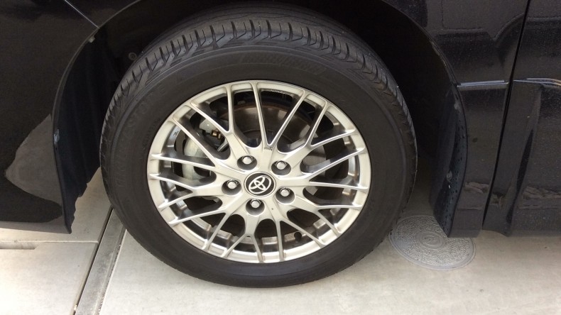 タイヤホイール前