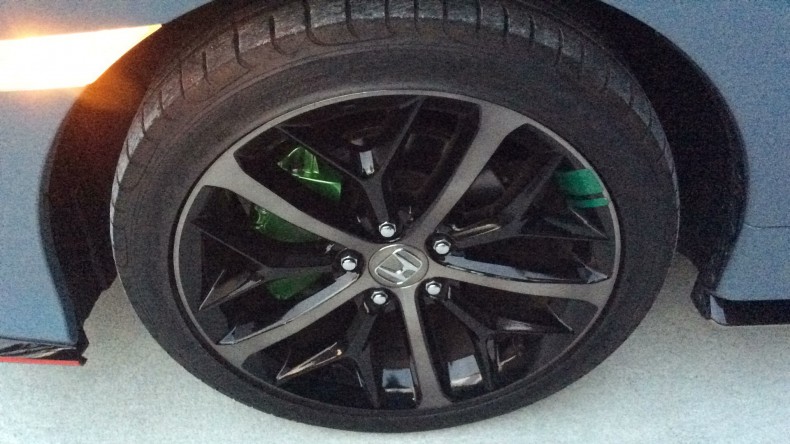 タイヤホイール前