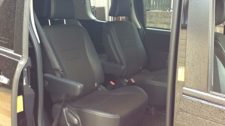 内装後方シート