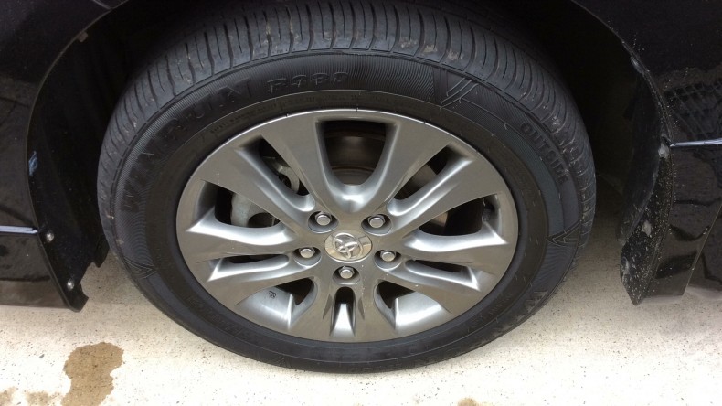 タイヤホイール前