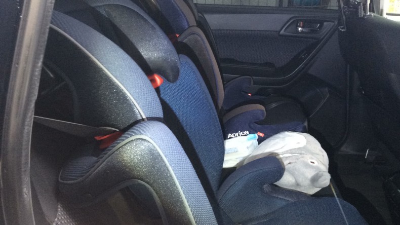 内装後方シート