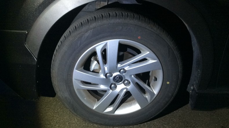 タイヤホイール前