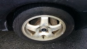 タイヤホイール前