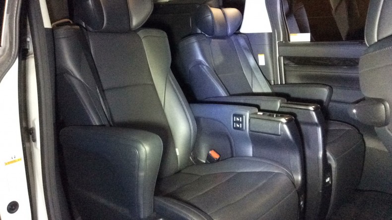 内装後方シート