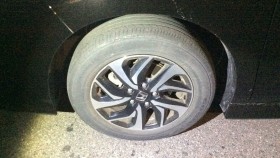 タイヤホイール前