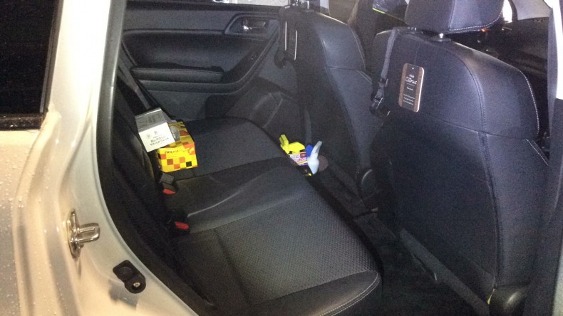 内装後方シート