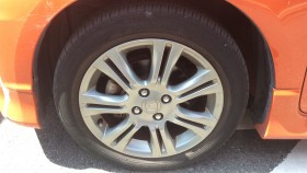 タイヤホイール前