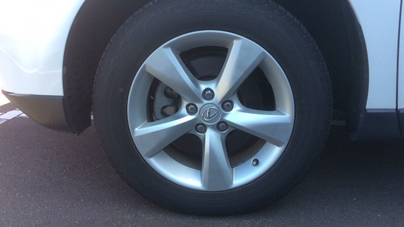 タイヤホイール前